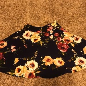 Agaci size small flowered skirt